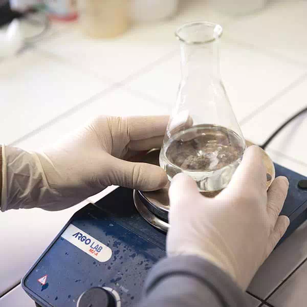 controlli-test-sui-trattamenti-di-finitura-estetica-anticorrosiva-per-alluminio